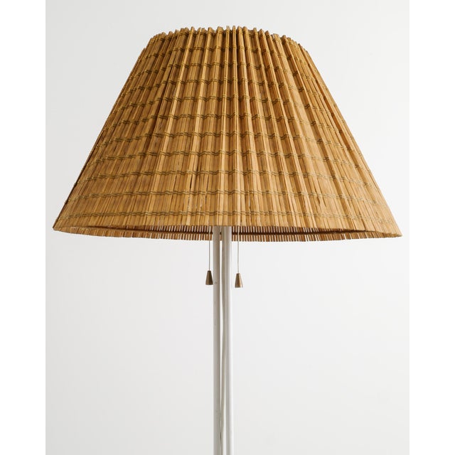 Finnish Mid-Century White 30-058 Floor Lamp with Rattan by Lisa Johansson-Papé, 1940s For Sale - Image 3 of 10