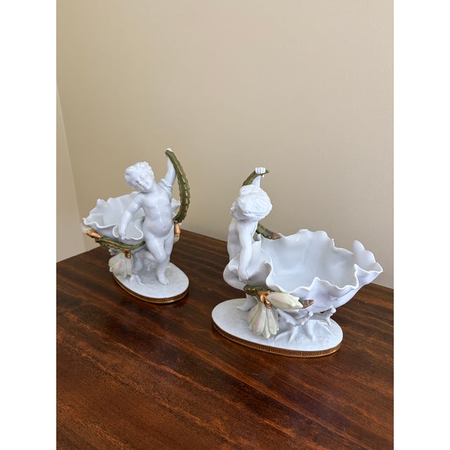 French Provincial Early 20th Century German Porcelain Putti Compotes, Pair For Sale - Image 3 of 16