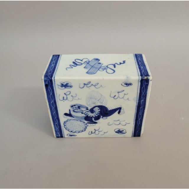 Late 19th Century Antique Chinese Blue & White Porcelain Foo Dog Scholar’s Pillow For Sale - Image 5 of 10