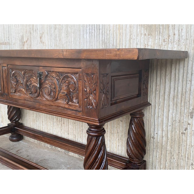19th Century Spanish Low Console Table With Solomonic Legs & Two Carved Drawers For Sale - Image 4 of 11