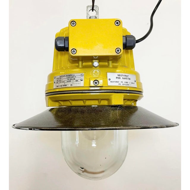 Metal Industrial Yellow Explosion Proof Lamp with Grey Enameled Shade from Elektrosvit, 1990s For Sale - Image 7 of 16