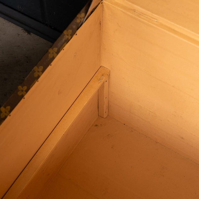 Brown 20th Century Courier Trunk in Monogram Canvas from Louis Vuitton, France, 1930 For Sale - Image 8 of 18