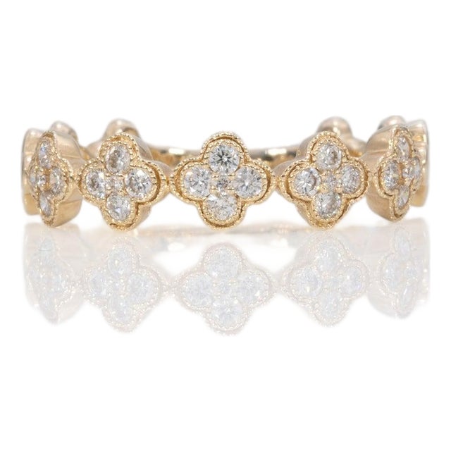 Diamond Band Ring With Earth-Mined Diamonds Accents in Solid 14k Gold, Size 6.75 For Sale