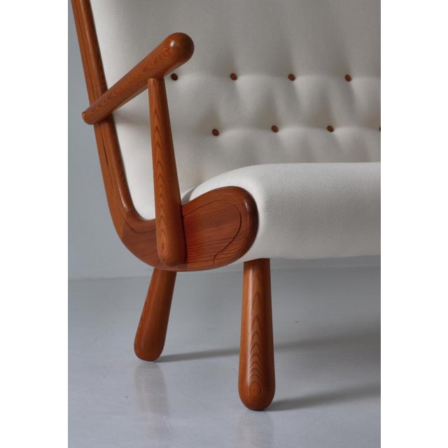 Swedish Cabinetmaker Sofa in Pinewood & White Vägen Linen for Svenskt Tenn, 1940s For Sale - Image 6 of 18