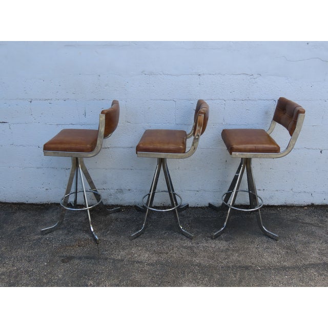 Chrome Retro Mid Century Modern Swivel Vinyl and Chrome Barstools a Set of Three 6373 For Sale - Image 8 of 17