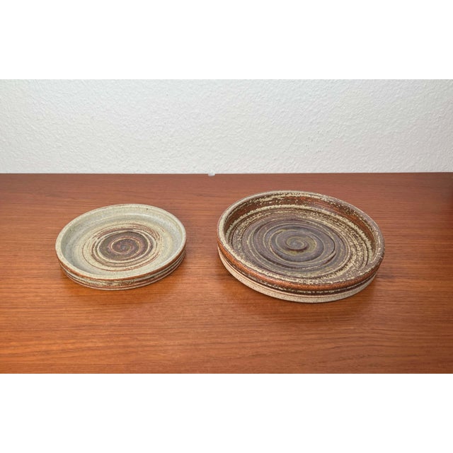 Beige Mid-Century Modern Danish Studio Pottery Bowls by Tue Poulsen for Tue Keramik, 1960s, Set of 2 For Sale - Image 8 of 18