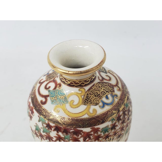 Ceramic Antique Japanese Satsuma 6" Vase - Late Meiji Era - Geisha - Attendant - Tree - Leaves For Sale - Image 7 of 18