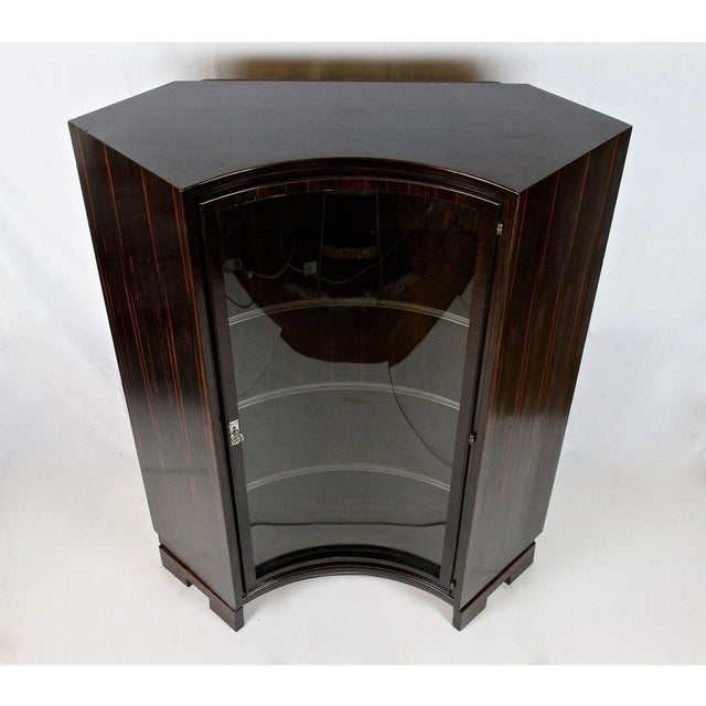 Art Deco Palisander Display Cabinet with Curved Glass Panel, France, 1930s For Sale - Image 14 of 18