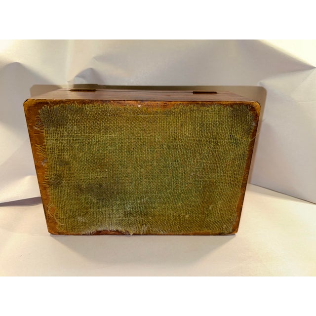 Shell 19th Century English Sewing or Jewelry Box With Mother of Pearl Inlay For Sale - Image 7 of 11
