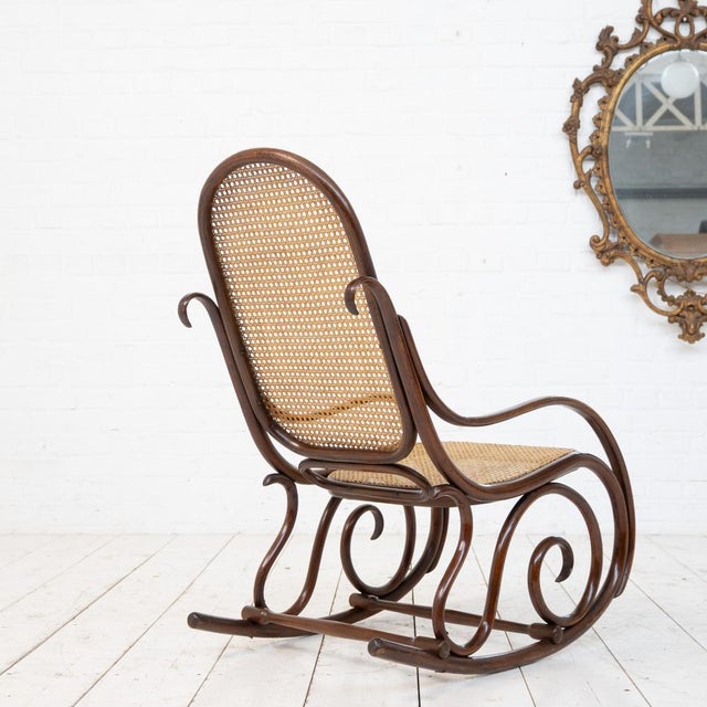 Thonet Rocking Chair by Michael Thonet for Thonet, 1920s For Sale - Image 4 of 10