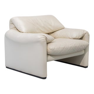 Maralunga Chair by Vico Magistretti for Cassina, 1970s For Sale