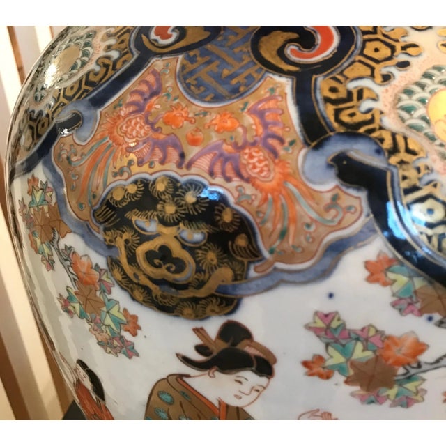Large 19th Century Meiji Period Hand-Painted Imari Porcelain Vase For Sale - Image 10 of 12