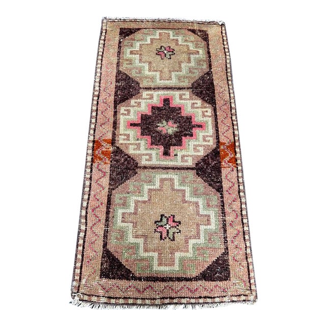 Turkish Yastik Rug 1'6" x 2'11" For Sale