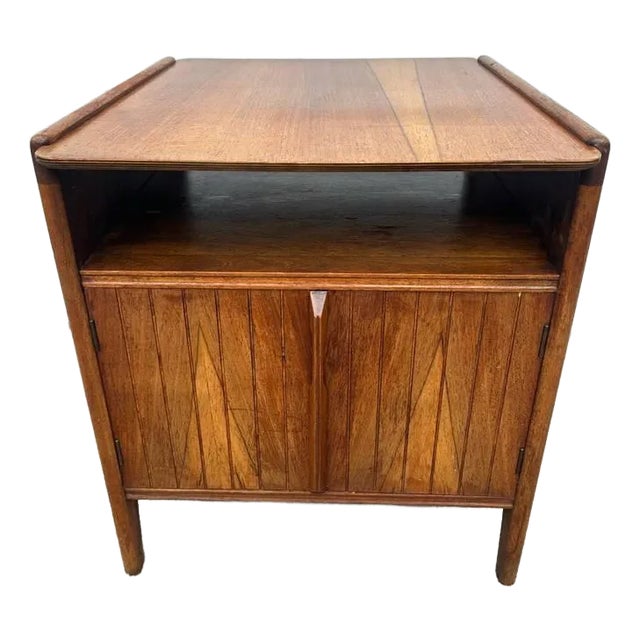 1960s Mid Century Modern End Table/Side Table.. For Sale