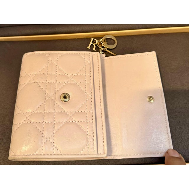 Christian Dior lady Dior Mini wallet, Cream / Beige For Sale - Image 17 of 18
