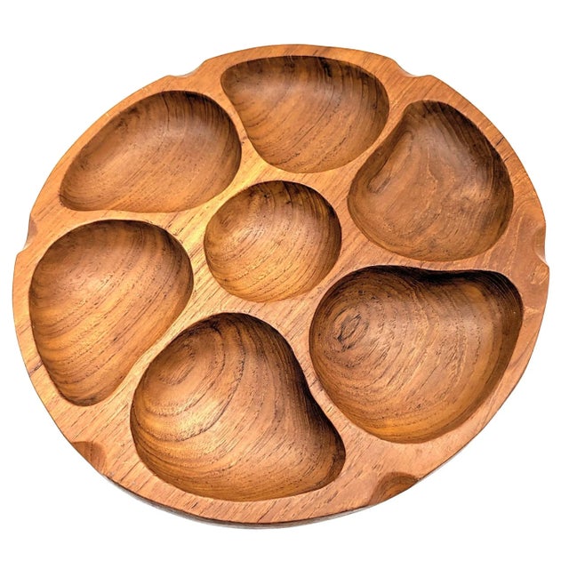 Offered is a carved and lathed partitioned Teak wood lazy susan intended for mixed nuts, dry snacks, banquet toppings,...