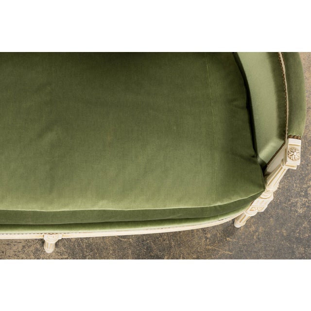 French Louis XVI Style Painted Canapé in Moss Green Velvet, Provence For Sale In New York - Image 6 of 18