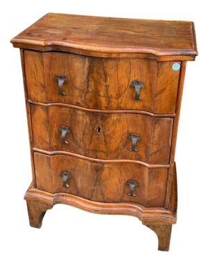 Venetian Chest of Drawers in Walnut and Walnut Burl