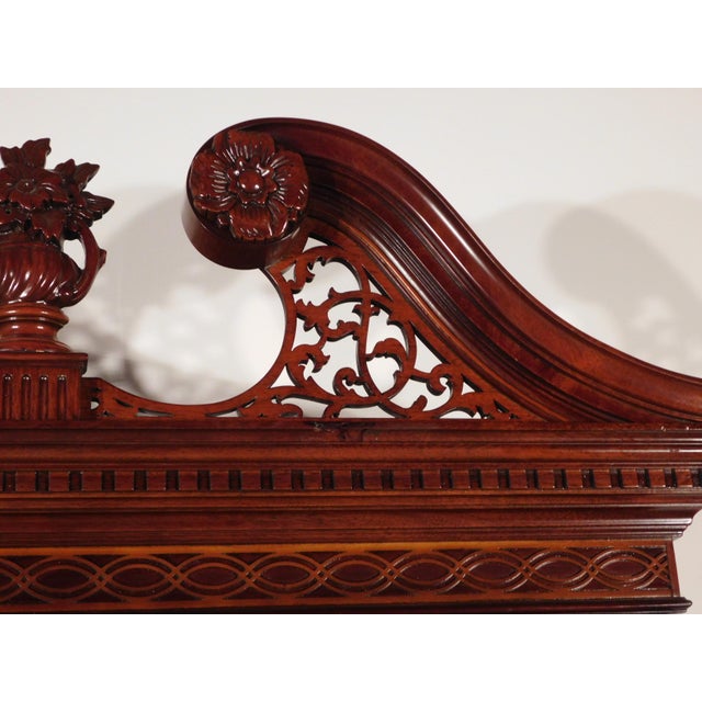 Kindel Winterthur Collection Mahogany 2 Piece Display Curio Cabinet Breakfront For Sale - Image 10 of 18