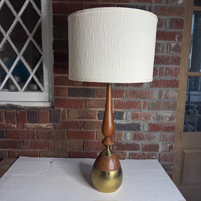 1950s Mid-Century Modern Attributed to Tony Paul for Westwood Studio Mahogany & Brass Table Lamp For Sale - Image 12 of 12