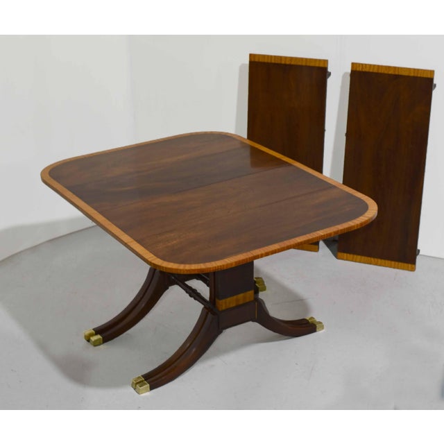 Hepplewhite Vintage Hepplewhite Style Banded Dining Table With Extensions For Sale - Image 3 of 12