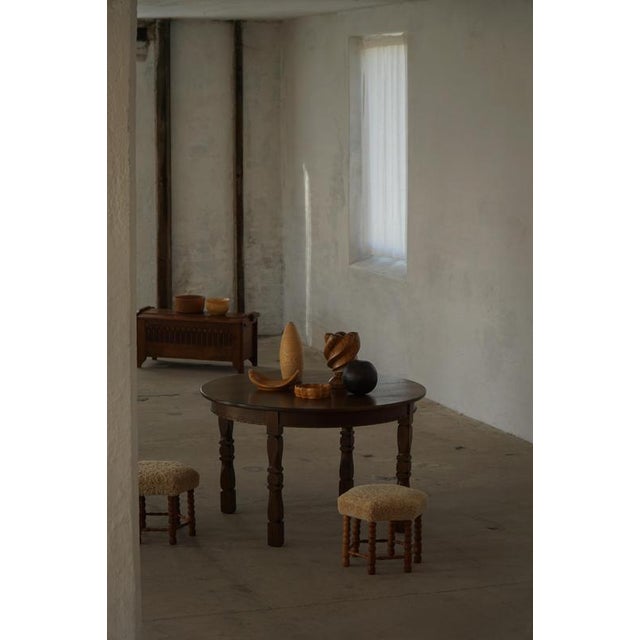 Wood Mid-Century Danish Modern Round Extendable Dining Table in Oak by Henning Kjærnulf, 1960s For Sale - Image 7 of 18