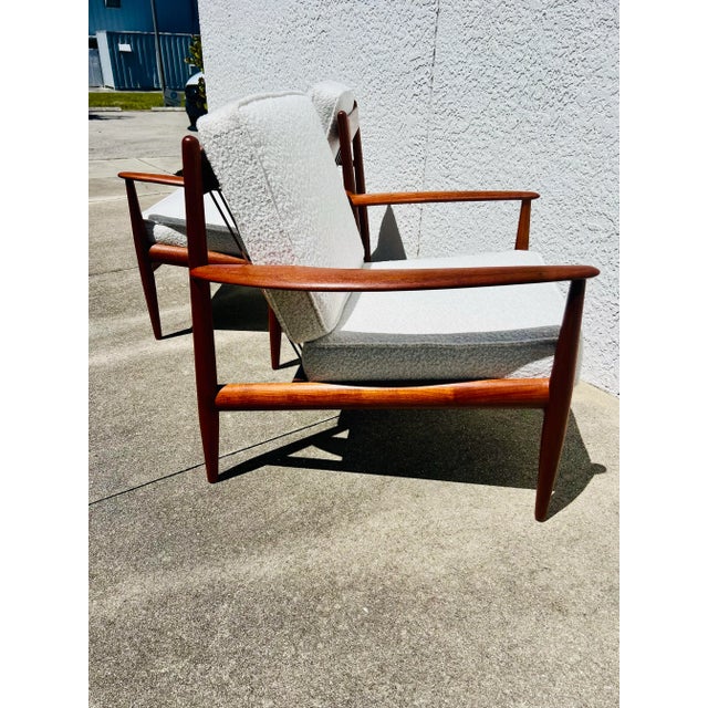 Mid-Century Modern Mid 20th Century Mid Century Modern Danish Teak Lounge Chairs With New Italian Boucle Cushions by Grete Jalk for France & Daverkosen - A Pair For Sale - Image 3 of 10