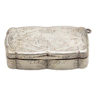 Silver Snuff Box with Engraved Houses in a Frame For Sale