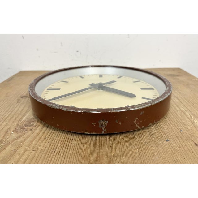 Industrial Brown Factory Wall Clock from IBM, 1950s For Sale - Image 11 of 18