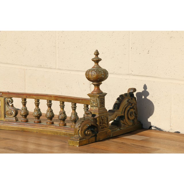 Antique 19th Century French Bronze Fireplace Fender | Ornate Victorian Hearth Guard With Scrollwork & Balustrade For Sale - Image 4 of 18