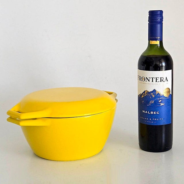 Metal Mid 20th Century Enamel on Cast Iron Dutch Oven Designed by Michael Lax for Copco, 2 Piece Set For Sale - Image 7 of 12