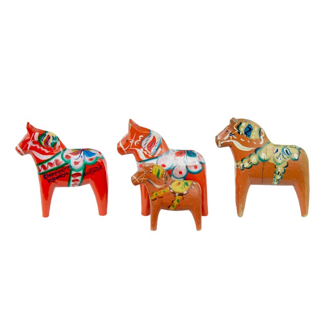 Wood Swedish Hand-Painted Dala Horses, 1900, Set of 12 For Sale - Image 7 of 11