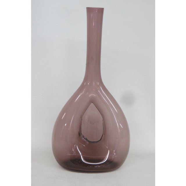 Purple Pinched Bulb Vase Made in Sweden Mid Century Modern Sculpted Glass 4745b For Sale In Miami - Image 6 of 17