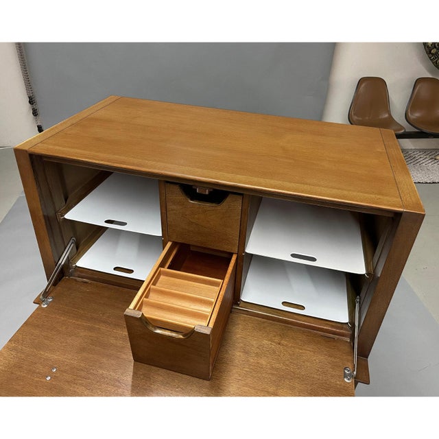 1950s John Van Koert Drexel Profile K12 Gentlemen’s Chest Dresser With Tag For Sale - Image 12 of 13