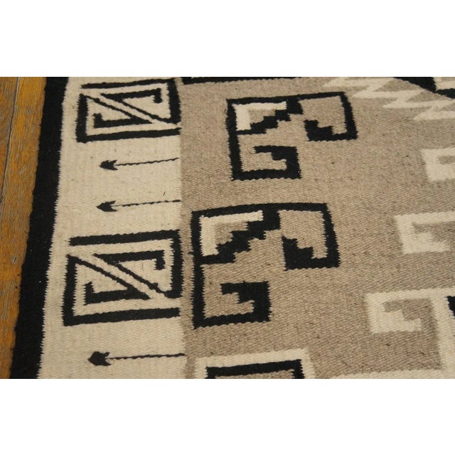 1940s 1940s Gray Geometric Mid-20th Century American Navajo Carpet 4' X 5'8'' Flatweave Wool Rug For Sale - Image 5 of 9