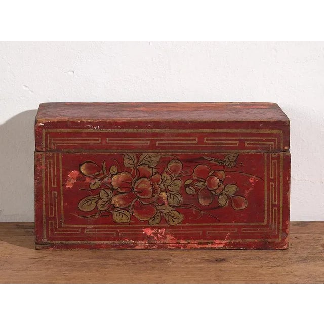 Antique Chinese Box with Hand-Painted Floral Motifs, 1900s For Sale - Image 4 of 9
