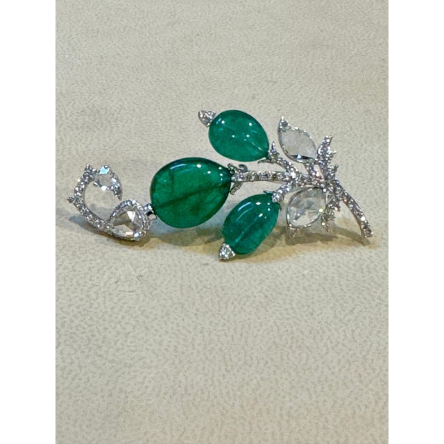 8.5 Ct Natural Oval Emerald Bead & 4 Ct Rose cut Diamond Brooch /Pin 18 Kt Gold For Sale - Image 13 of 18