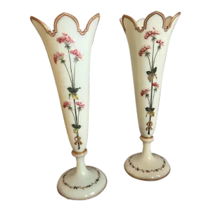 19th Century Louis XV Style Custard Glass Pair of Vases -2