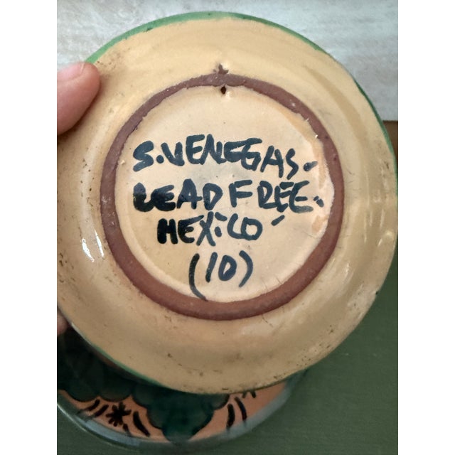 Vintage Mexican Hand Painted Fruit Plates Set of 4 – Signed S. Venegas For Sale - Image 10 of 11