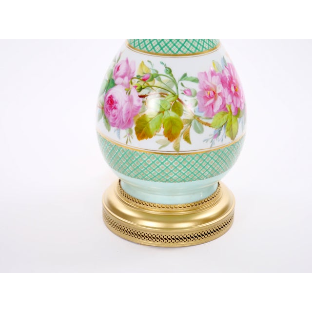 French Pair Neoclassical Floral Paris Porcelain Urns Mounted Lamps, Circa 1800 For Sale In New York - Image 6 of 11