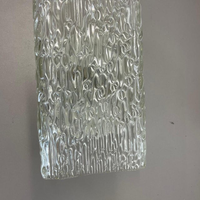 Kalmar Large Hollywood Regency Cubic Ice Glass Wall Light from Kalmar Lights, 1960s For Sale - Image 4 of 18