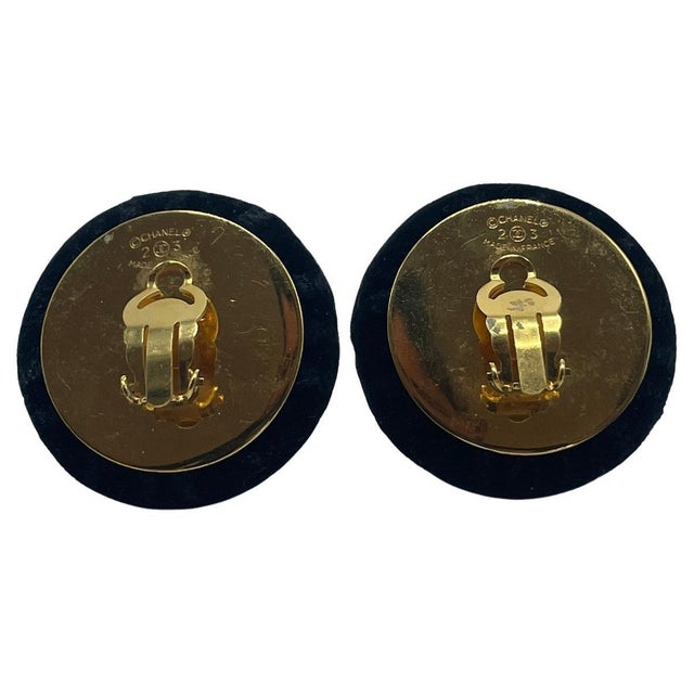 Chanel Chanel Vintage Velvet Clip-on Earrings For Sale - Image 4 of 7