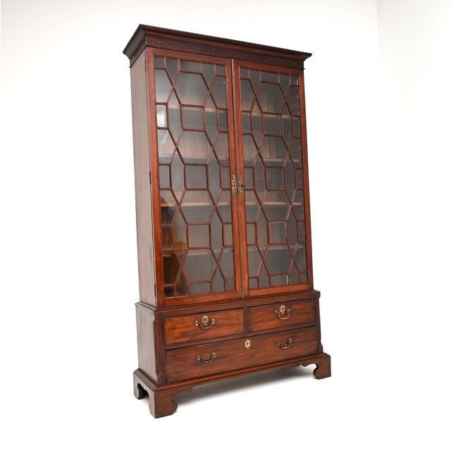 Antique Georgian Bookcase in Wood, 1800s For Sale - Image 9 of 9