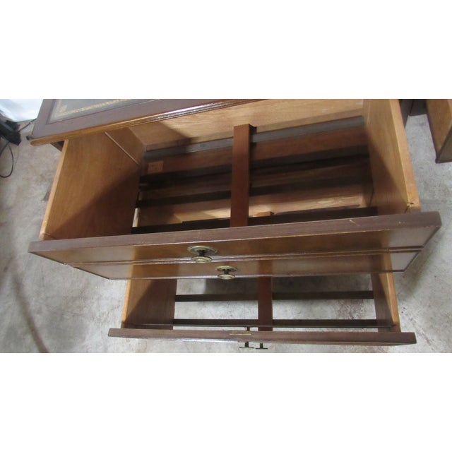 1980s Kittinger Four Piece Office Desk Set/File Chest Mahogany For Sale - Image 6 of 17