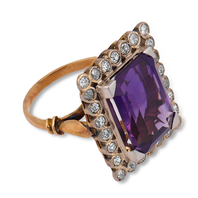 Vintage 6.86 Carat Amethyst Diamond 14k Yellow Gold Cocktail Ring, Size 6 For Sale - Image 4 of 6
