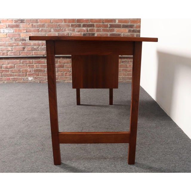 Mid-Century American Modern Studio Craft Walnut Desk by Richard Artschwager For Sale In New York - Image 6 of 18