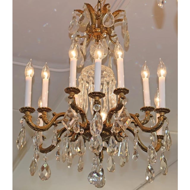 1950's Hollywood Regency French Style Brass & Crystal 12 Light Chandelier For Sale - Image 4 of 14
