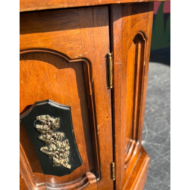 Mid 20th Century Mid Century Freed-Waran Inc Nightstand Pair For Sale - Image 5 of 13