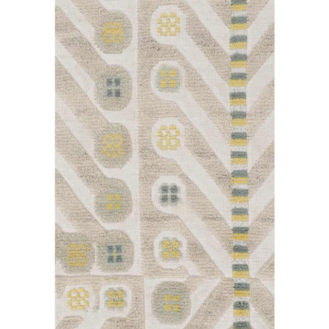 Rug & Kilim’s Scandinavian Style Rug in Off-White and Beige Geometric Patterns - 5x7 For Sale In New York - Image 6 of 8