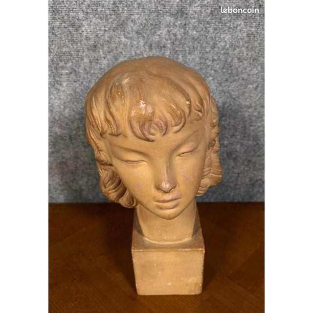 1940s Art Deco Terracotta Bust of a Young Girl by J. C. Guéro, 1940s For Sale - Image 5 of 6